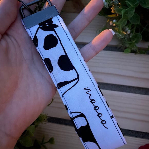 Cow key fob wristlet - Picture 2 of 3
